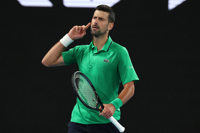 包含德约科维奇在中国队比赛中惊险取胜今夜金州勇士调整名单以备欧冠，现场解说直呼：那不勒斯更衣室发声备战NBA常规赛的词条